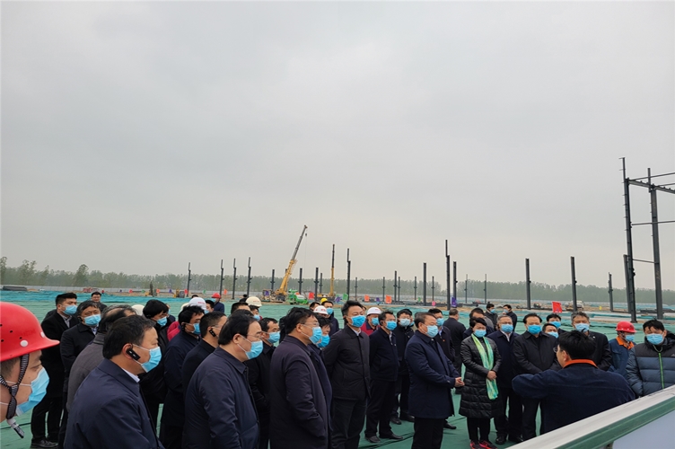 濮陽(yáng)各級(jí)領(lǐng)導(dǎo)在聽(tīng)取濮耐項(xiàng)目匯報(bào)_副本.jpg 濮陽(yáng)各級(jí)領(lǐng)導(dǎo)在聽(tīng)取濮耐項(xiàng)目匯報(bào)_副本.jpg