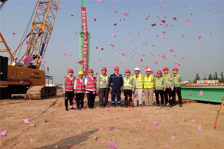 首吊儀式人員合影_副本.jpg 首吊儀式人員合影_副本.jpg